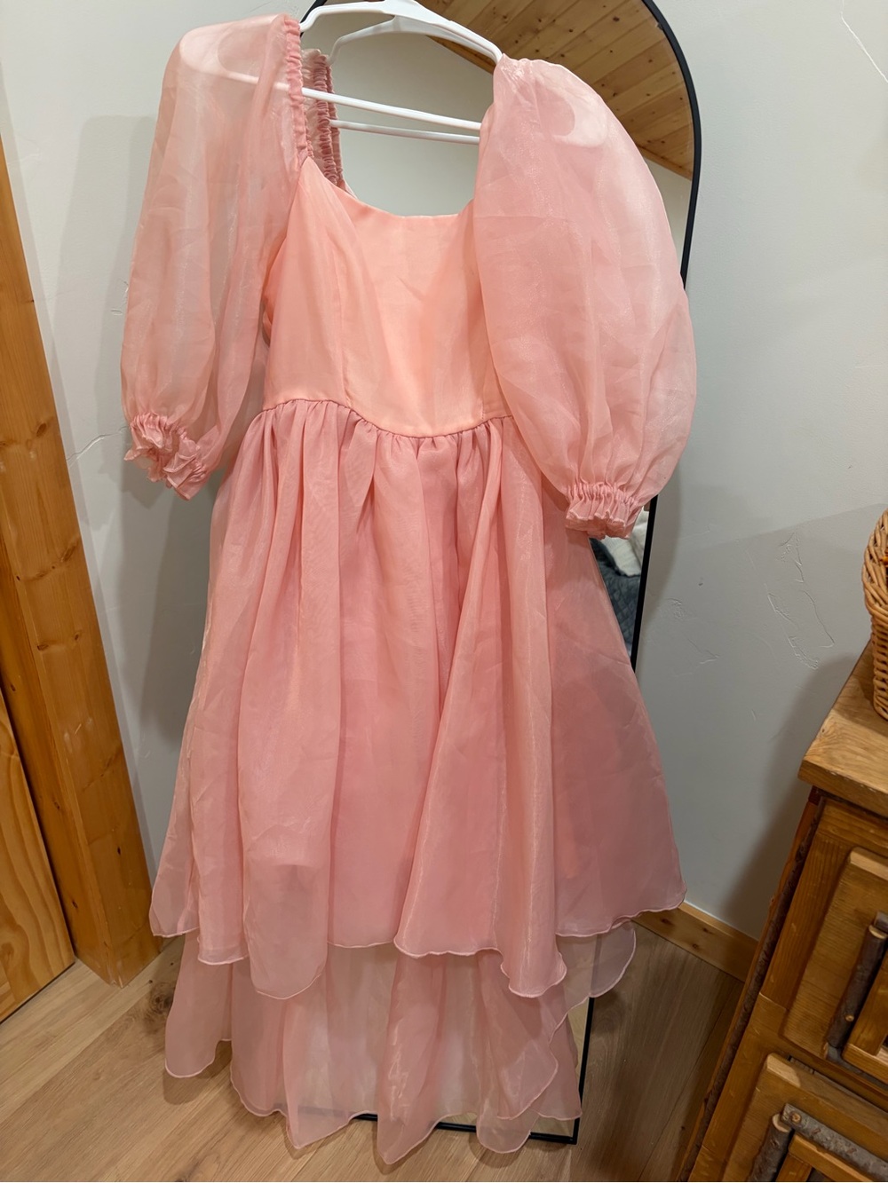 Elegant Pink Midi Dress with Puff Sleeves